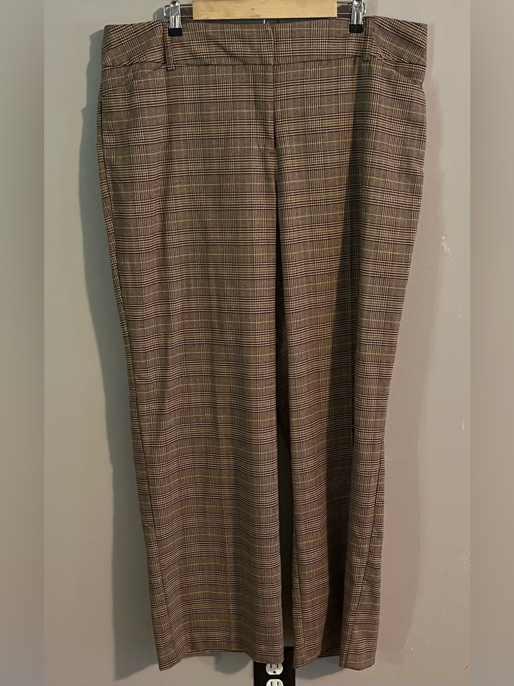 $6❤️Bundled Cato Plaid Pants